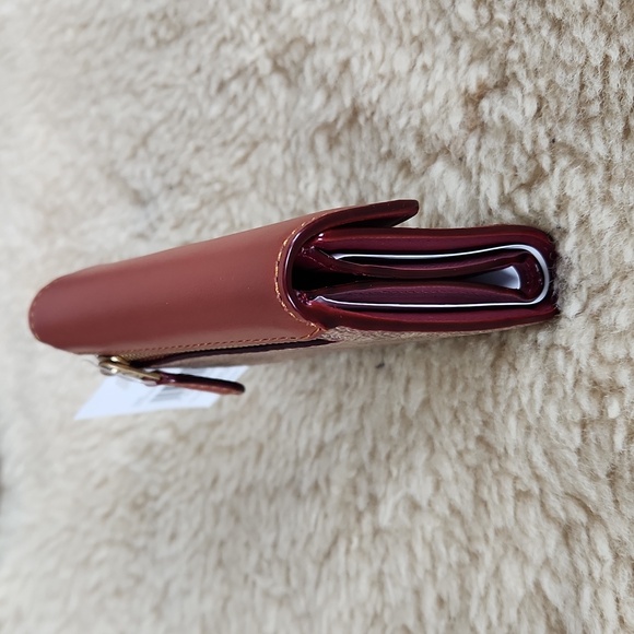 NWT Coach Colorblock Wyn Small Signature Leather Wallet 🤎🎁♥️ - Picture 4 of 16